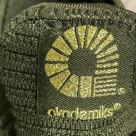 Akademiks men’s sneakers - Picture 2 of 6
